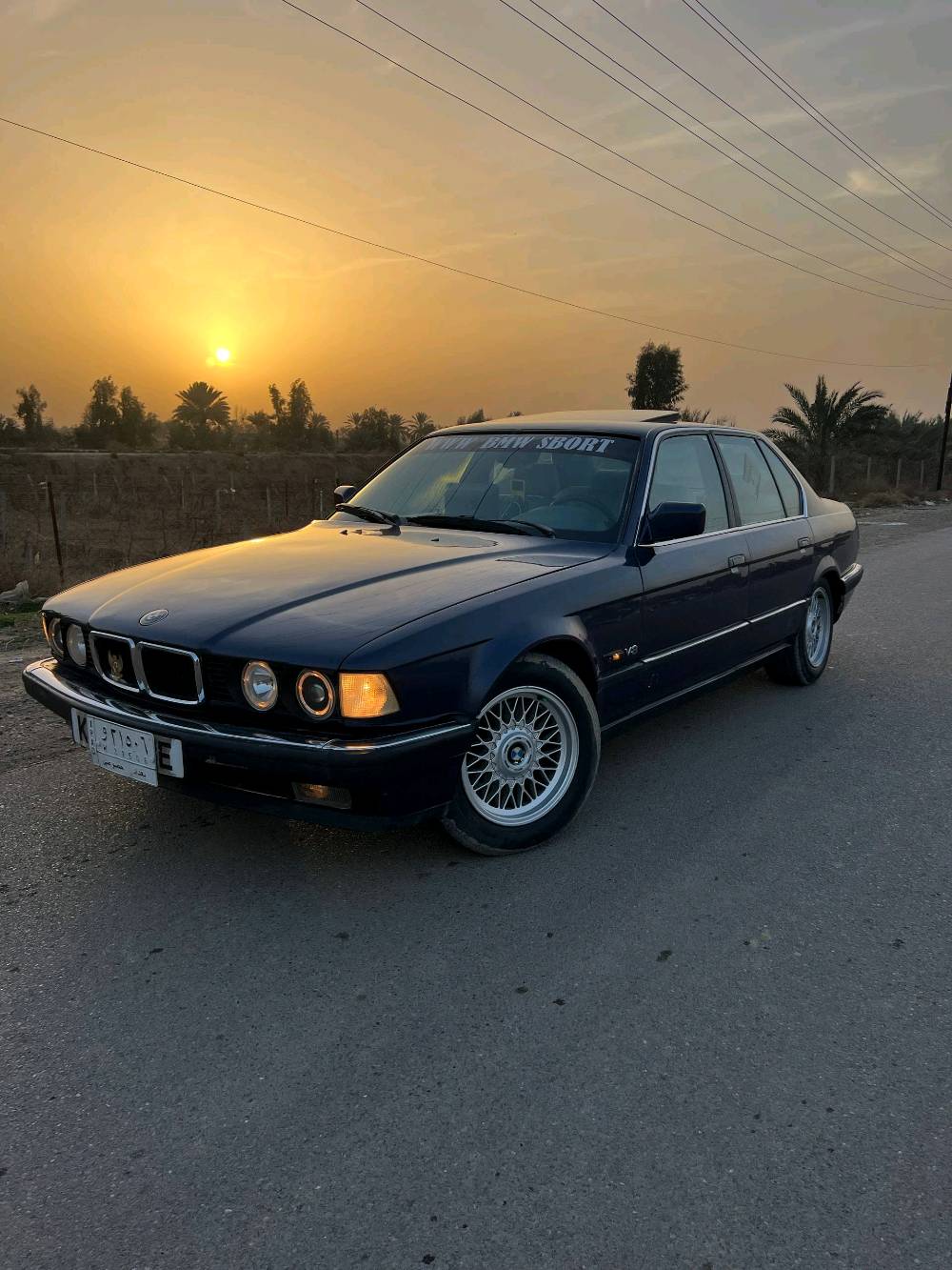 للبيع بي ام دبليو 730V8 لون حبري سياره عوزها تايرات وغاز تبريد واي ستفسار هذه رقمي 