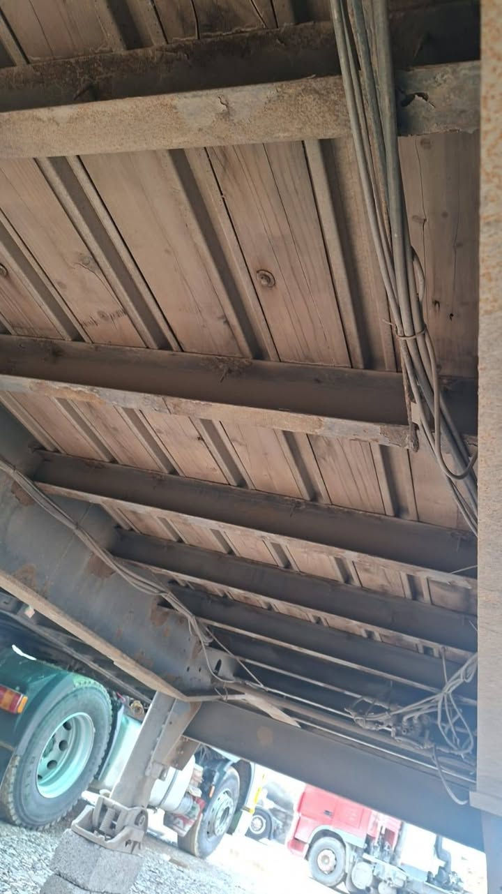 السلام عليكم عربانه شمتز شولار كما واضحه بل صوره موديل 2010منفيس السعر 75وبيها مجال
***********
