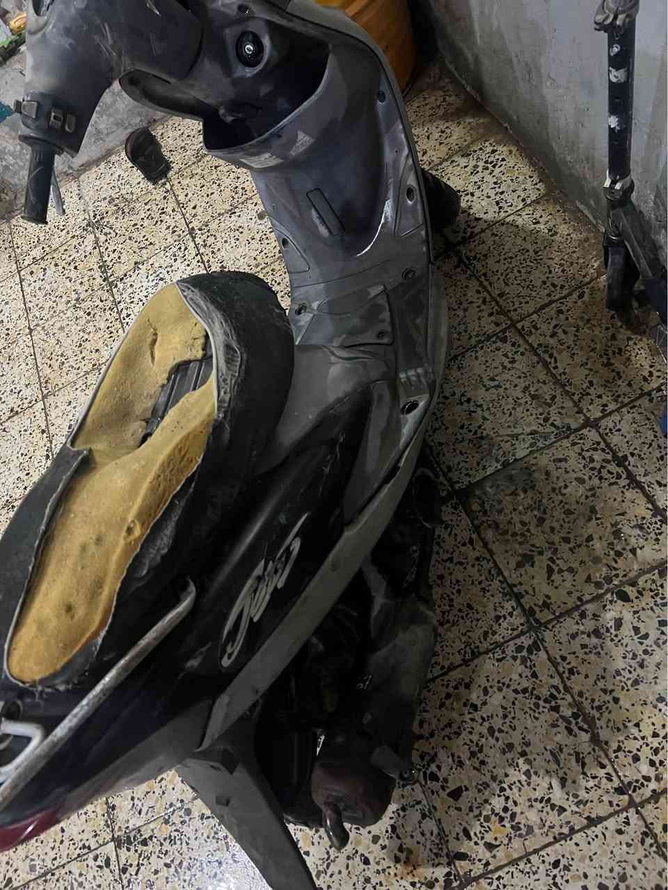 للبيع ماكس منغولي دراجه شغاله يرادلها تجفيت لان كايمه مكاني حله ثيله قرب جسر الاهنود 
*********** حلة, بابل
