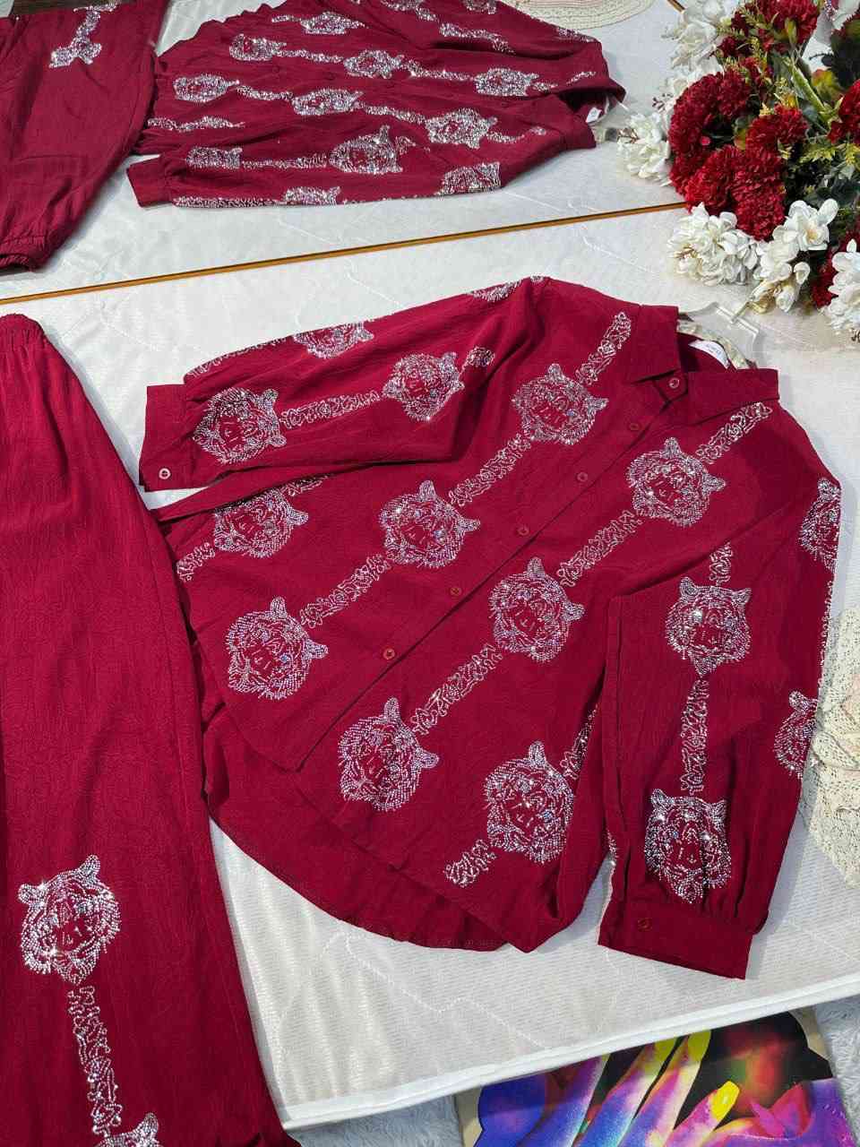 سوت قطعتين يجنن🥰🥰
قياسات M L XL XXL

الخامه جسيكا تركي

يوجد توصيل لجميع محافظات العراق
✅


**إذا كنت صاحب هذا الإعلان وتريد حذفه لأي سبب، رجاءا أرسل رسالة إلى الدعم الفني**