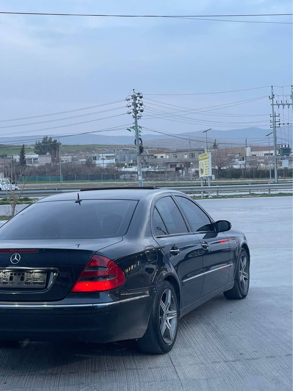 E class2004 (320)
مارسيدس بينز 
مؤديل2004 
حجمى مه كينه (320)
سياره ئه و روپيه 
نمونه له جوانى بي ده حمو ليدران 
سبوخ سه خفو حيزام به شه رت  
گيرو و مه كينه و كارباي به شه رت 
سيلات پيشو بشت حساس  
بيلاد ده بل حادي مه رخوب
منفيس ئه سلاي له گه له 
سيرفز كامل كراوه 
سحرى خوار هه موو بازار (70$) مجاليكي برايانه 
سه وداش ئه كه م له سه ر دل گرتن 
***********
*********** أربيل, العراق
