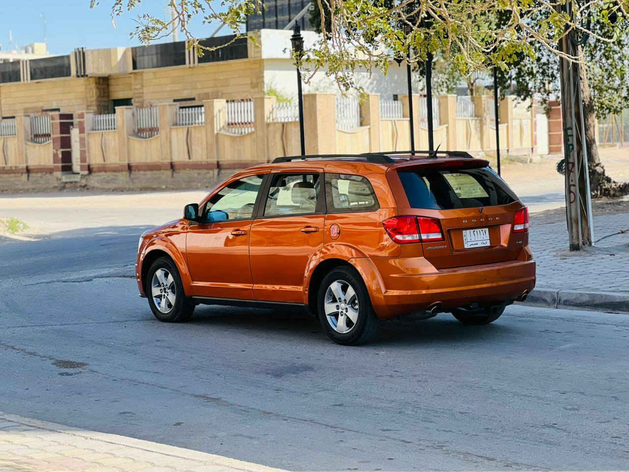 جورني مديل 2011 سعر 108 قابل للتفاوض الاستفسار اتصل *********** وارد أمريكي كلين بدون حادث مكفوله كفاله عامه ضربه وصبغ وتبديل مواصفات فول عدا الفتحه بصمه تشغل بصمه أبواب شاشه  تحكم ستيرن كشنات كهربائي داخل بيجي جنطه شفط اشاير مري كهربائي حساسات امامي وخلفي مكينه 6️⃣ سلندر مكينه وكير مكفولات حداديه جديده تخم تاير تبريد تدفئه شغال رقم كربلاء مشروع وطني سنويه ل 29 مكان سياره كربلاء
