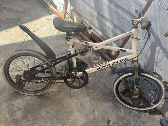 كلهن ب٥٠ الف *********** الأسود بس جوب خلفي والأبيض يرادلة ترتيب تايرات ويدة كير  مكان حي القاهرة جامع النداء
