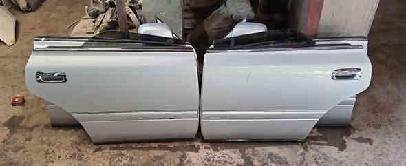 السلام عليكم لبيع أبواب مال راس الثور لون سلفر كاملات جدد ***********
