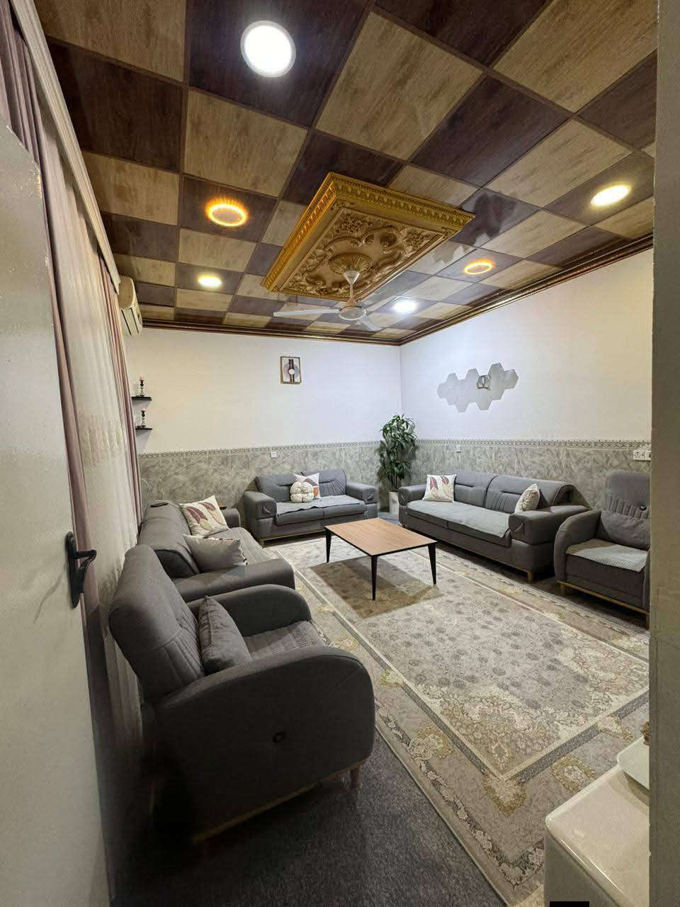 پـــەلــە بــکەو فــەریای کـەوە نـرخی240گــڵاومـعملـــــــــە
لــە ســــــــاڵــخ پـەلـــەبـکەو لـەدەســـتێ خـــــــۆتی مـــەدە
دووقــــات بــۆ کــــۆڕ بـاوک زۆر گـــــــونـــــــجـاوە کریـاران
هەرزانی لای نووسینگەی صالح لەعقـارات هێمــــــــــــــــن
خانووبۆفرۆشتن 
ڕووبەری 100متەری 10وە 10یە 
خانوویەکی دووقاتە 
شوێنی نەزیک زەراعەی سالح ئاغا نزیک جادا 
نزیکی قوتابخانە مزگەوت مستەشفا
شوێنێکی خۆشە
خانویەکی کاشیەو شوێنێکی زۆر خۆشی هەیە
ــــــــــــــــــــــــــــــــــــــــــــــــــ
تێبینی خاوەنی زۆر محتاجە بەفرۆشتنی چونکە قەرزدارە
🍁🍂🍁🍂🍁🍂🍁🍂🍁🍂🍁🍂
بۆزانیاری زیاترپەیوەندیمان پێوە بکەن
ژمارەکانی نووسینگە *********** پــــــــاشـــــــــــــا
*********** هێمـــــــن لـە گــــــشت گـــەرمــــــــیــان
🍂🍁🍂🍁🍂🍁🍂🍁🍂🍁🍂🍁
نوسینگەی هێمــــــن لــە ســــــــــــــــاڵخ
بۆ_کڕین_و_فرۆشتن_و_بەکرێدانی_هەموو_جۆرە_موڵکێک
خانوو_زەوی_شوقە_دوکان_باخ_دۆنم کەلار و ناحیەی ڕزگاری و لــە گـشت گــەەرمیـان
🍂🍁🍂🍁🍂🍁🍂🍁🍂🍁🍂🍁🍂
ئێوەی بەڕێزیش گەر موڵکتان هەیە دەتانەوێ بیفرۆشن
یان دەتانەوێ بکڕن یان بەکرێی بدەن  یان بەکرێی بگرن ئەوا دەتوانن تەواوی زانیاریەکان
ناونیشانی تەواوی موڵکەکەت،
چەن وێنەیەکی موڵکەکەت،
نرخی گونجاوی موڵکەکەت،
بنێرن_بۆ_پەیجەکەمان
🍂🍁🍂🍁🍂🍁🍂🍁🍂🍁🍂🍁🍂وێنەی موڵکەکانتان بنێرن بۆ واتسئابی ئەم ژمارەیە
*********** هێمـــــــــن پـــــــــــــــشــــــــــــــــا
