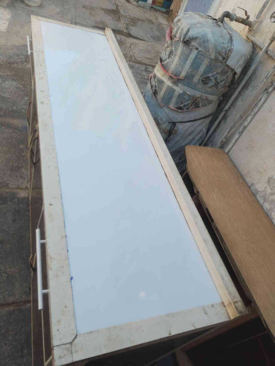 كاونتر ارضي فقط مترتين نضيف كلش اسعر ٨٥ الف عنوان شطره حي زهور ***********
