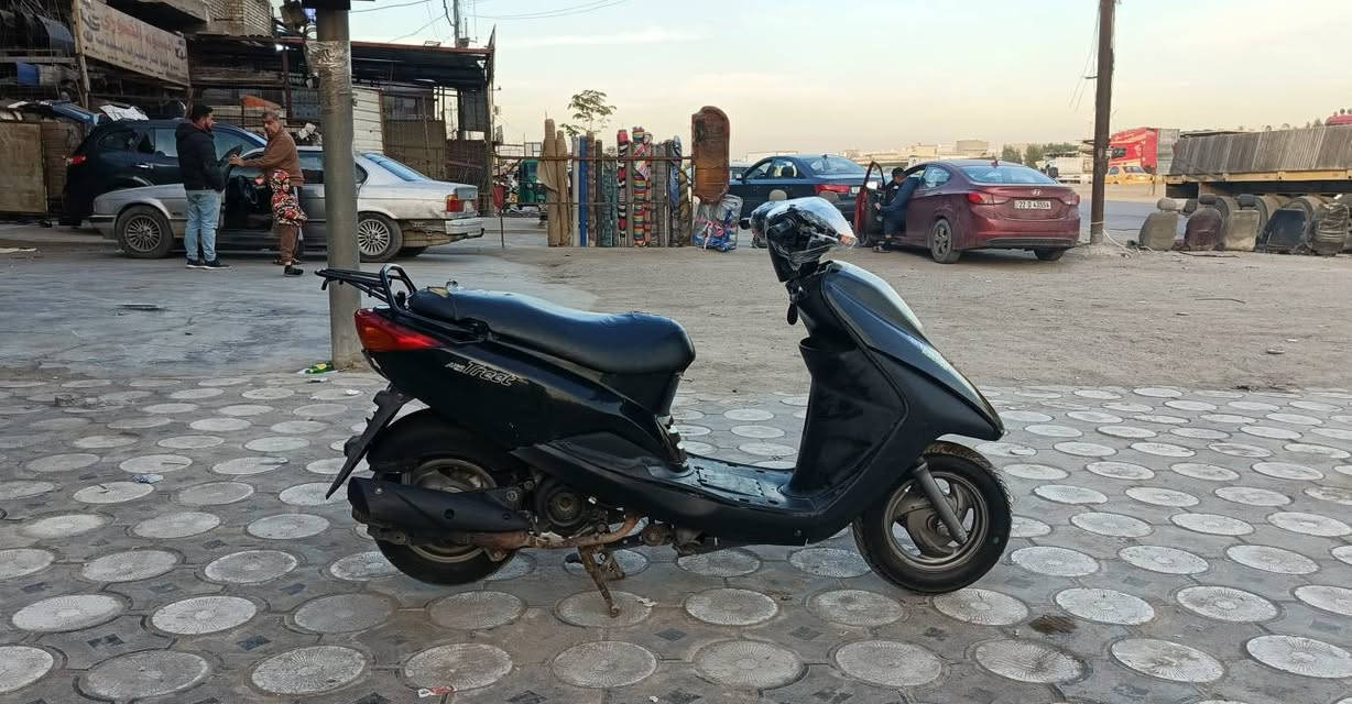 السلام عليكم إخوان دراجة بريز 140 #نوزل ياباني جاهزة من الطول للطول كفرات بلادية مبدل بس قطعة وحدة مال البجم مكينة خرسة الدراجة ما ملعوب بيها شرط بعدها بتايرات الرمبة  
#ب650 وبيها مجال *********** مكاني بغداد البلديات بغداد, العراق
