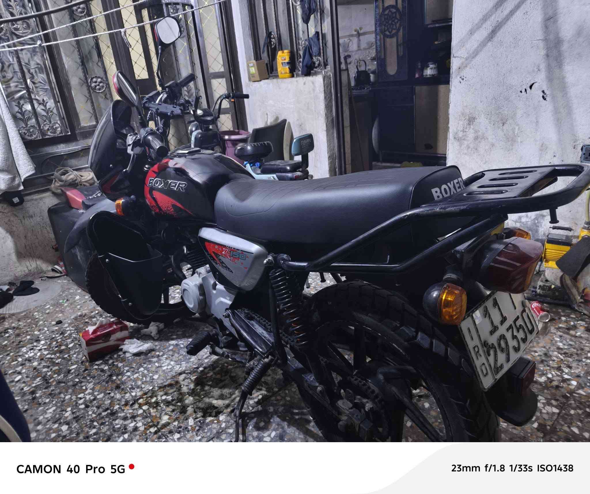 السلام عليكم دراجه بوكسر للبيع الدراجه كامله ما بيه اي نقص موديل 2023مرقم باقي التفاصيل ***********
