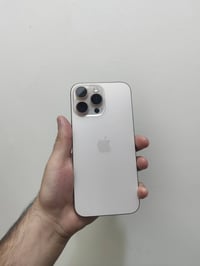 جهاز نظيف 100% ذاكرة 256gb وبطاريته 90% مامفتوح ابدا واستعمال قليل كلش...