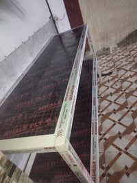 ميز جديد • ٢م طول • ١م ارتفاع