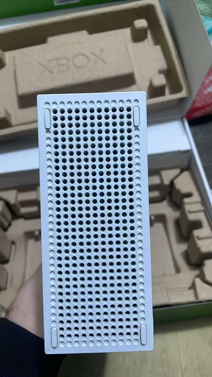 سلام عليكم
سيريس اس 

ذاكرة ٥٠٠

اصدار ٢٠٢٣ 

كامل ملحقات استخدام جدا قليل 

جوستكات عدد ٣  اصلي ٢ تجاري ١ 

ويا حساب بي لعبة سكيرو وحساب بلاك اوبس وفورزا مليان فلوس 

الجهاز بي فقط صفار من يم البور بسبب سيار الكهرباء جان قريب عليه واحترك والجهاز شوية صار بي اثر ما مبين الا تركز بي گد ما بسيط 

الجهاز لا مفتوح ولا مصلح 

ضمان اسبوع بعد استلامك من المندوب اذا بي اي خلل فلوسك راجعه 

سعر الجهاز ٣٨٠ وبي مجال بسيط 

واتساب: ***********

اتصال : ***********

توصيل موجود لكل محافظات العراق شرط عالفحص
