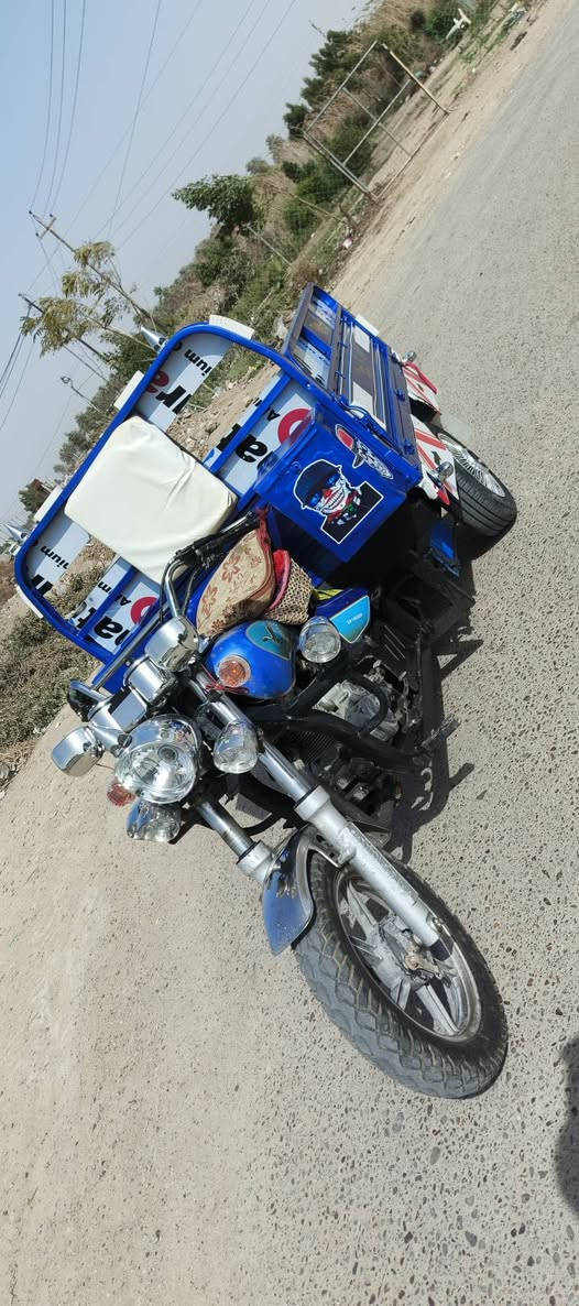 سلام عليكم اخوان ستوته جمرة  موديل 20محرك 23 مصبوغ البدي عام صبغ حراري  اوراق اصولي 5اوراق  كهربائياتها شغاله  دشبول شغال   ستوته خير  من الله سعر مليون 575 وبيها مجال قليل مكاني بغداد محموديه ناحيه الطيفيه 
*********** بي واتساب
