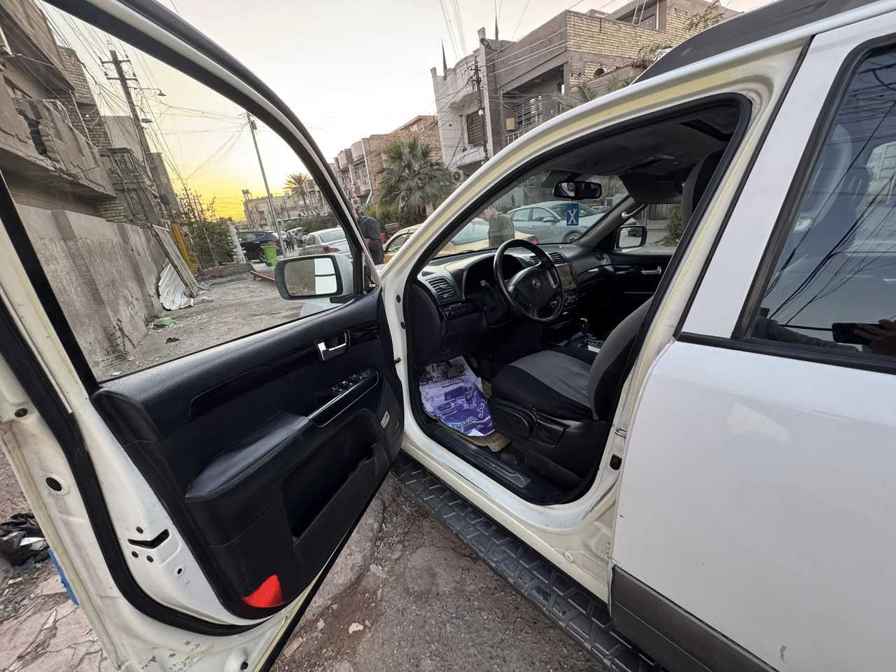 كيا موهافي موديل 2009
امريكي السياره 
مواصفات فول عدا البصمه 
فتحه 
تحكم 
جلد 
السياره حادثه جاملغ امامي من امريكا 
وصار بيهه صبغ بالجاملغ الخلفي 
السياره رقم بغداد باسمي تحويل ثاني يوم سنويه مساقطه وهزه جديده مساقطه مكاني بغداد حي اور 
السعر 
108 وبيهه مجال 
***********
