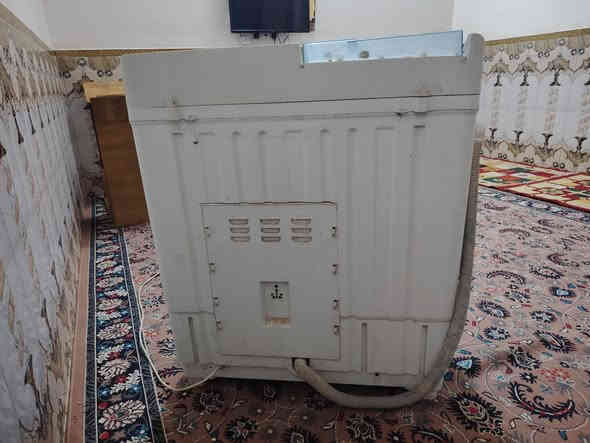 سلام عليكم ورحمة الله غساله هيتاشي جديده كلش شغاله بس التنشيف الماطور يشتغل بس ما تنشف رايدهه ب ٧٠ ***********
