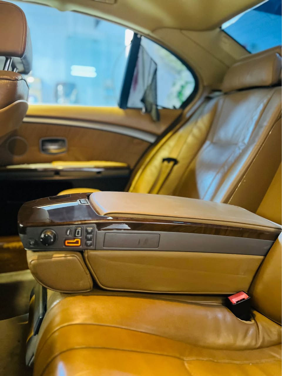 موديل ٢٠٠٣
بئ دعم ئك جار
١ قطعة صبخ بئ داخلي
حجم ٧٣٥
ساره قبات ماسفاته 
٤ كوشن جلد و هيتر و كاره باى
٥ په رده
هيته رو ته بريد
ساره بئ گئره 
صعر ٥٨ و مجال
دهوك
***********
*********** دهوك, العراق
