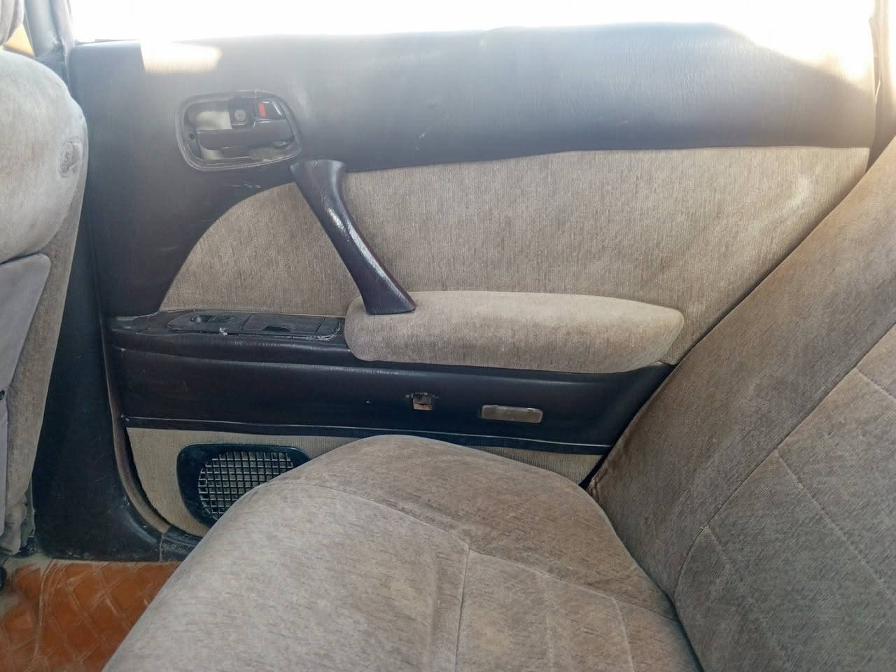 سلام عليكم سياره بطه للبيع
مديل 1992 
مكفوله من الكص ونقل جثه 
محرك 2500 
سنويه ب 2031 مشروع وطني 
رقم دولي نكليزي بسمي تحويل ثاني يوم 
سياره مكفوله 
السعر 48 للاتفسار ***********
