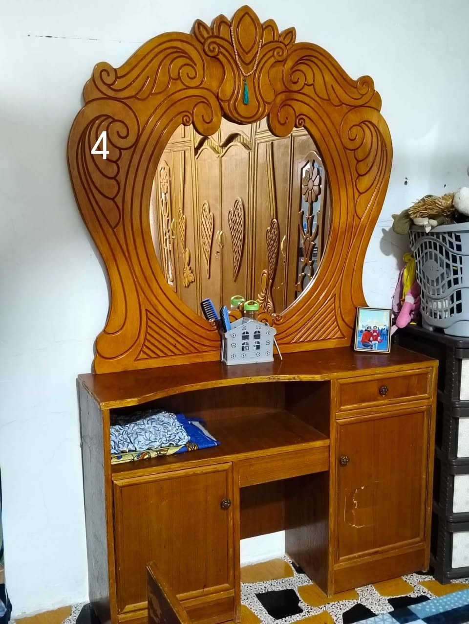 غرفه نوم للبيع تفاصيل أكثر اتصل وتدلل ***********
