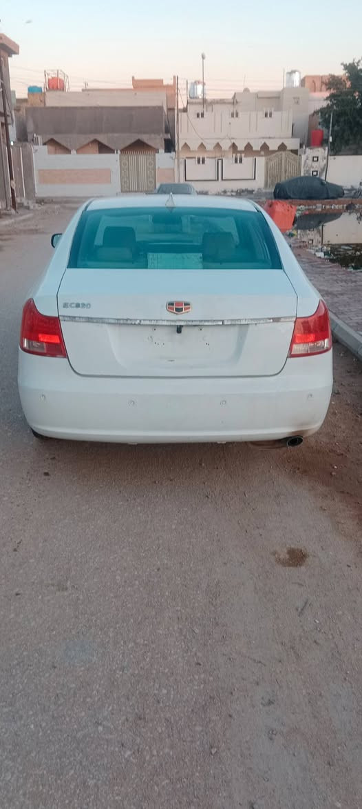 السلام عليكم جيلي ام كراند الحجم الكبير سياره جاهزه تبريد تدفئه كير ومحرك جدد توني مبدلهن حداديه شاشه تاب كامره سياره جاهزه مابيه اي نقص تراي وين ميعجبك السعر 50 تفاصيل اتصال عل رقم ***********
