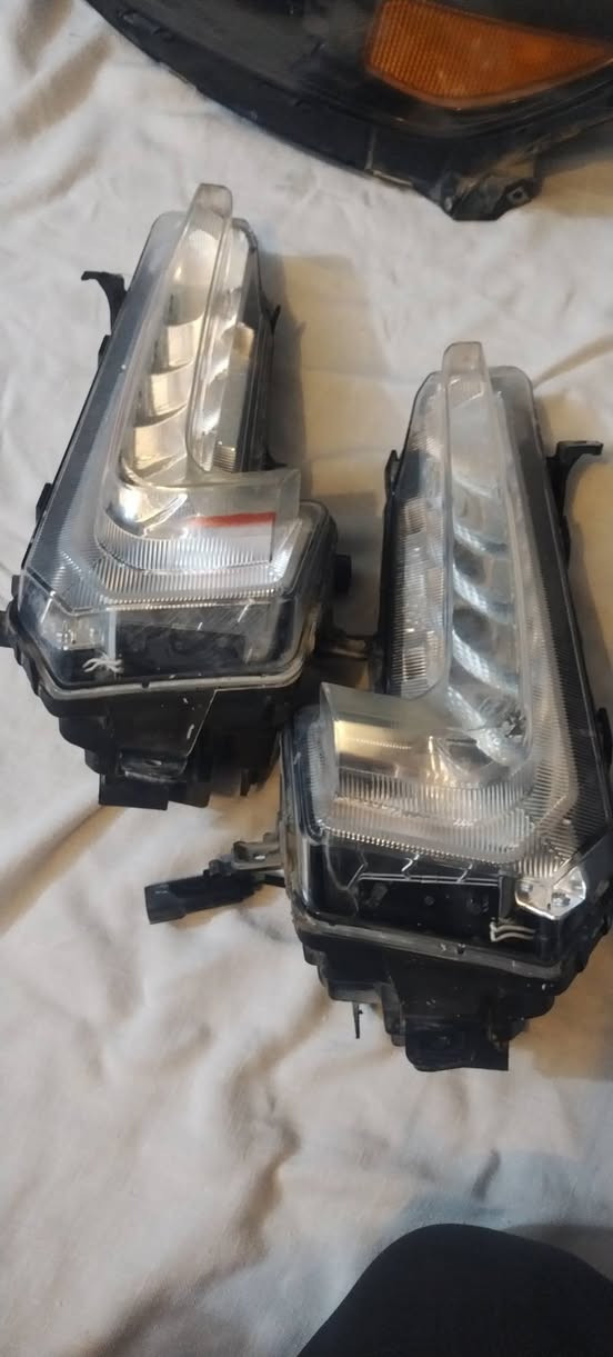 السلام عليكم
زوج بلاجكتور
لايت واحد جهة اليسرة جهة السايق
وسلف شرط الفحص والشد
ماليبو 2018
قيم واخذ
الاتصال ***********
***********
