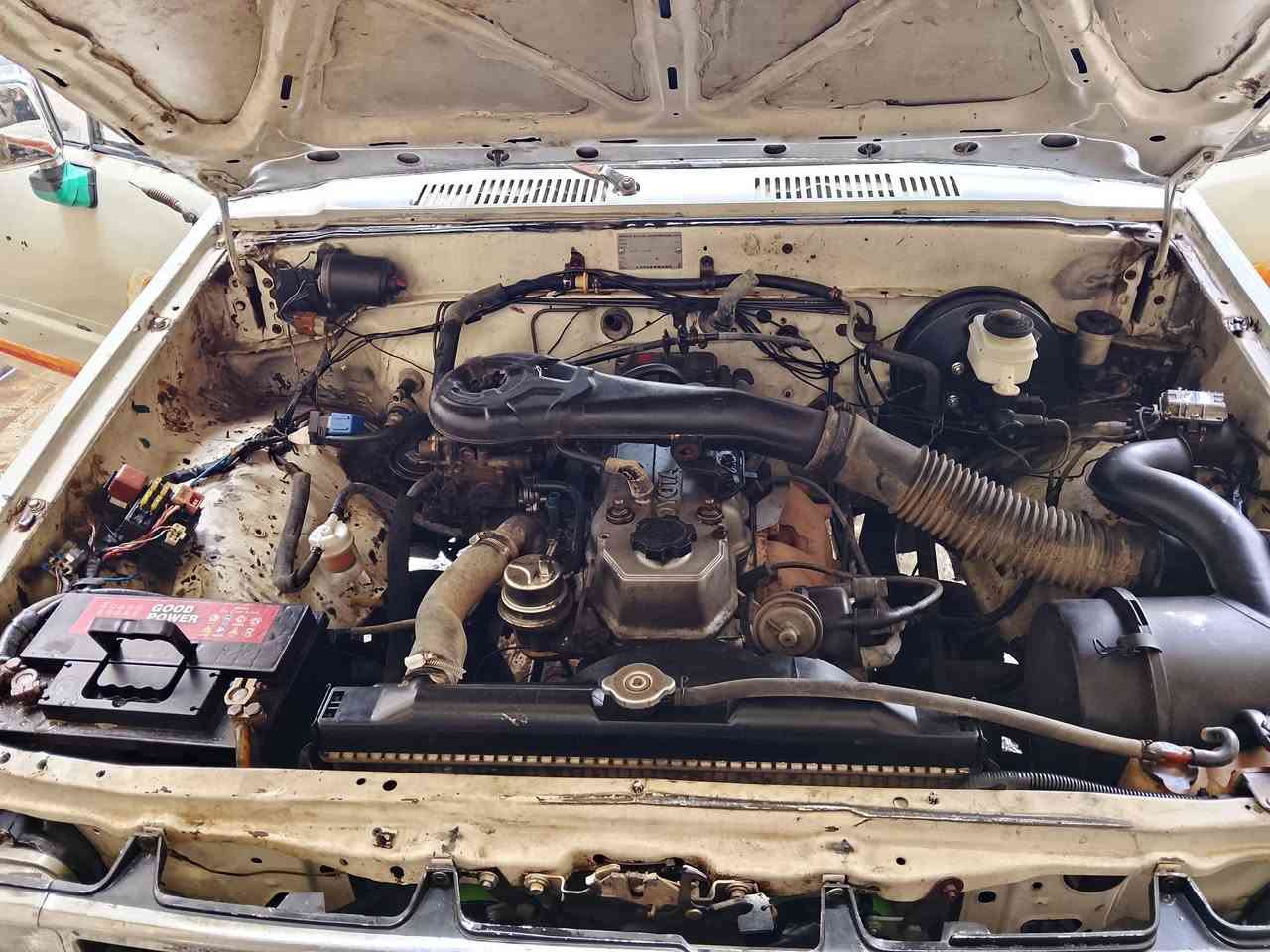 السلام عليكم
بيكم تويوتا مديل 88 محسن
تحويل مباشر 
رقم بغداد دولي 
محرك كروسيده 5 كير 
سنويه ل27
انكليزي
مكاني بغداد 
***********
***********
