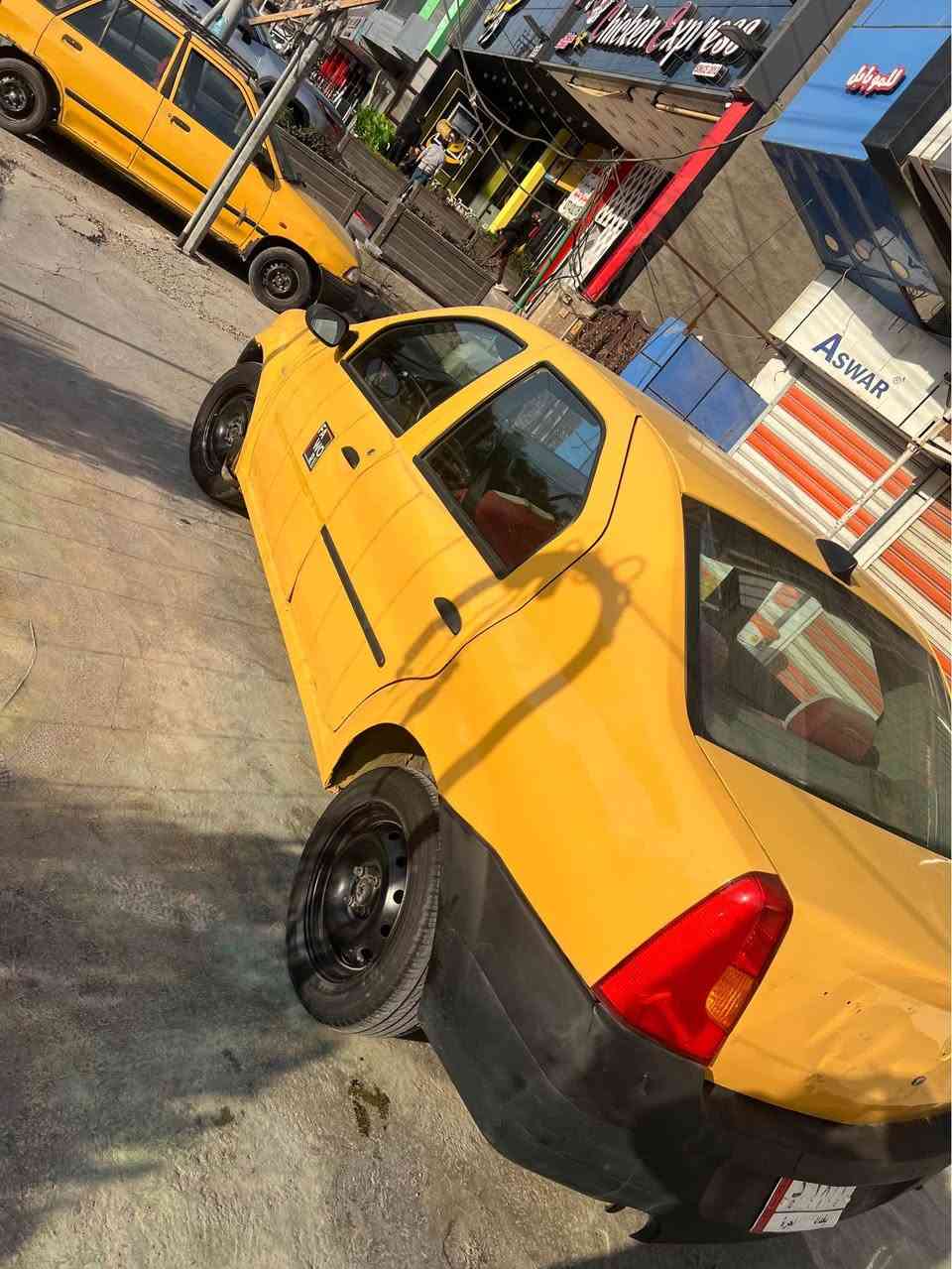 السلام عليكم ورحمة الله وبركاته 
رينو 2010 للبيع
مصبوغه عام اثر جراد 
بيها نواقص بسيطة 

صدر جديد 
مكينة خير من الله 
كير مكفول 
نصبتها حلوه 
ترايك وين متريد
ب29 وبيها مجال 
العنوان الدورة او السيدية 
*********** بغداد, العراق
