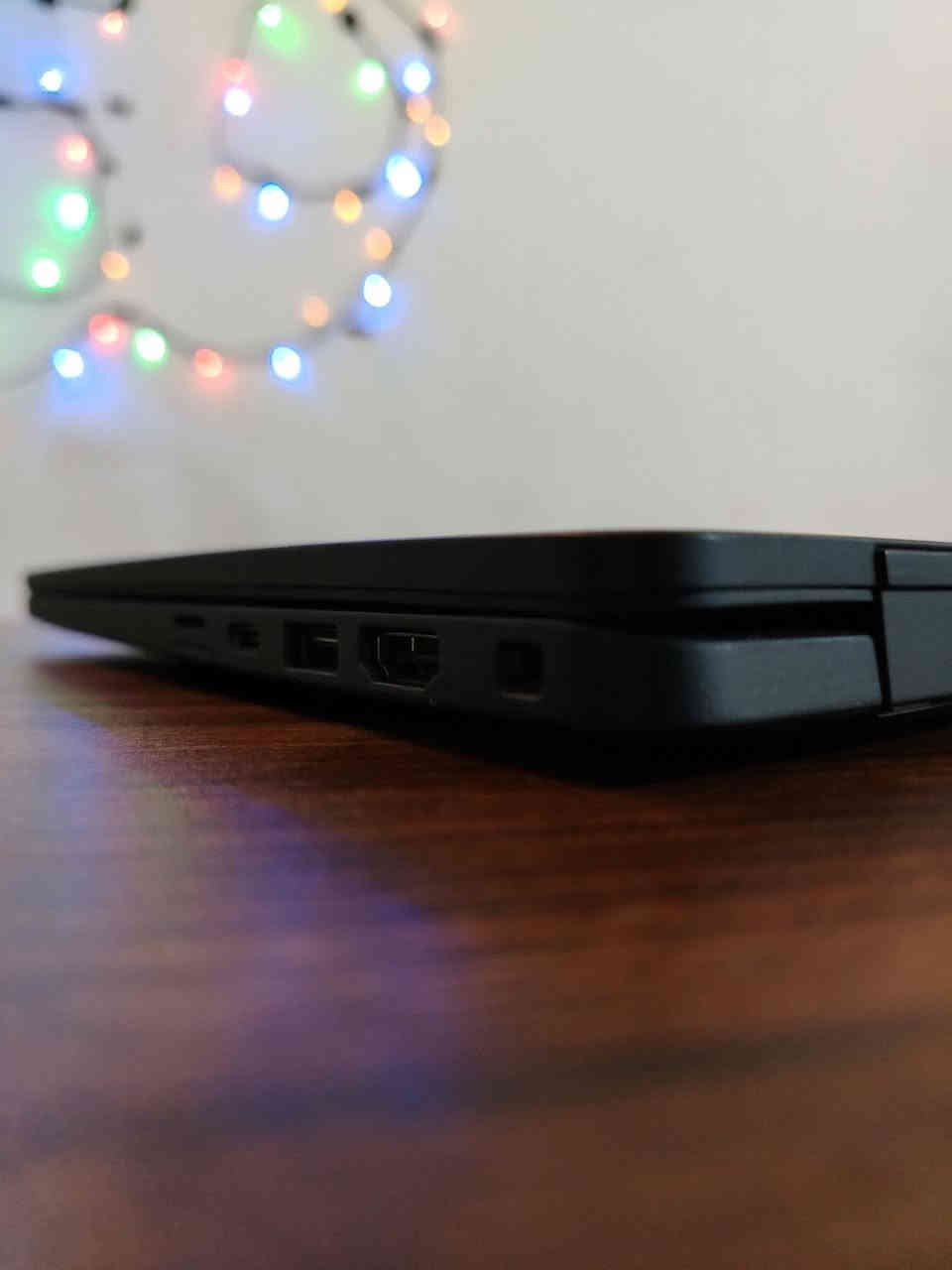 لابتوب DELL معالج i7 جيل 11 للبيع .
اللابتوب مفول مواصفات
هارد 512 SSD ورام 16
الجيل مالته جدا حديث الي هوة الجيل ال11 يعني سنه الإصدار مالته حديثه وادائه قوي.

معالج i7 فدشي يتحمل شغل والعاب 
تصميم سلم ووزنه خفيف
حواف شاشة نحيفه .

اللابتوب جدا نضيف وادائة قوي وممتاز يفيد الي عنده دراسة او العاب متوسطة او غيرها من الاستعمالات .

المواصفات :
المعالج intel cori7
الجيل : الحادي عشر (11)
كرت الشاشة : INTEL GRAPHICS 8GB
الشاشة : فول اچ دي (FHD) حجم 14.3 دقتها والالوان جدا واضحه وتشغل 4K بالمشاهدة .
الرام : 16G نوع DDR4 فدشي راقي .
الذاكرة : 512GB ssd M.2 
كيبورد عربي انكليزي ليزري .
كيبورد ميكانيكي ضوئي .
سماعات ستيريو .
كامرة امامية واضحه
غالق كامره سلايد
بطارية اللابتوب ليثيوم تطول فوگ ال 4 ساعات ب الاستعمال المكثف .

المنافذ :
منفذ تايب سي للشحن
منفذ  تايب سي للبيانات 
منافذ USB 
منفذ Hdmi
منفذ سماعات
وغيرهن بعد.
المميزات:
كيبورد عربي انكليزي ليزري ضوئي ميكانيكي .
لونه اسود من الخارج والداخل فدشي مرتب

الملحقات:
ملحقاته كلها موجودة واصليه
كيبل ثلاثي اصلي.
شاحنة اللابتوب تايب-سي الاصليه  .
جنطة لابتوب مرتبه هم بعدهي جديده غير مستخدمه .

منصب عليه وندوز 11 برو مفعل مدى الحياة وحزمه الاوفس كامله كذلك مفعلة مدى الحياة .

اللابتوب كلش نضيف ومواصفاته قويه ومحترمه وتصميمه كلش مرتب . ومابي أي نقص كيبورد سماعات انترنت شاشة كامرة كله شغال وممتاز وماب اي نقص من اي ناحية .
وكلشي بي بعده جديد ونضيف مثل ماموضح.

السعر : 475 الف وبي مجال جدا قليل .

مكاني النجف والي يريده توصيل هم موجود ان شاء الله .

***********

(لابتوب للبيع النجف بغداد الانبار البصرة حاسبة محمولة منضدية دل dell hp pc laptops laptop computer )
