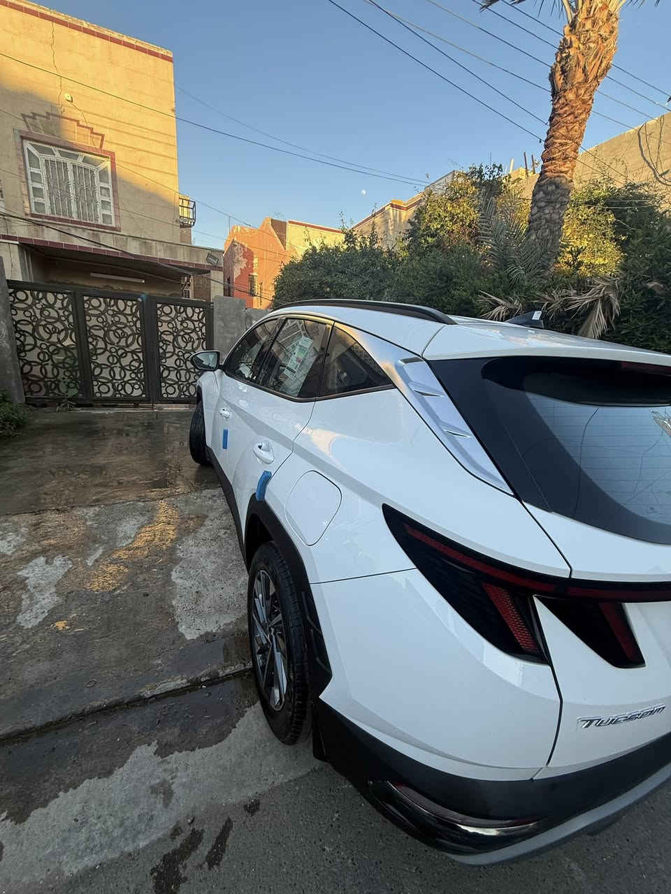 السلام عليكم
توسان 2024 خليجي مكفولة
ماشيه 54 
تشغيل بصمة   
تشغيل عن بعد
سايد بريك دگمة   
كشنات كهرباء
اوتو هولد
بك لايت LED
كروس سرعه
بردات ابواب خلفية
حساسات امامية + خلفية 
تحكم مقود كامل
بصمات عدد 2 
انارة ترحيب
نقطة نزول منحدرات. 
نظام مانع تزحلق 
شاحن موبايل واير ليس  
اشاير بالمري والمري شفط
مخرج AUX + USB‏
وضعيات قيادة
 
مكان بغداد
الشراي يتصل
***********
