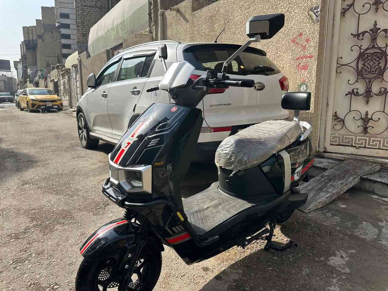 السلام عليكم دراجه شحن سكنس G7 (ام عيون ) للبيع  ، بيها عطل بسيط ابيعها على عطلها استعمال شهر واحد وبسبب الترك عطلت
دبلات خلفي امامي 
لايت زنون 
اشاير خلفي امامي
تشغيل بصمه 
مثبت سرعه 
بلوتوث 
صندوك جبير 
دراجه كامله مكمله جديده كلش 
المكان بغداد الشعلة 
السعر 600   وبيها مجال 
للتواصل ***********
