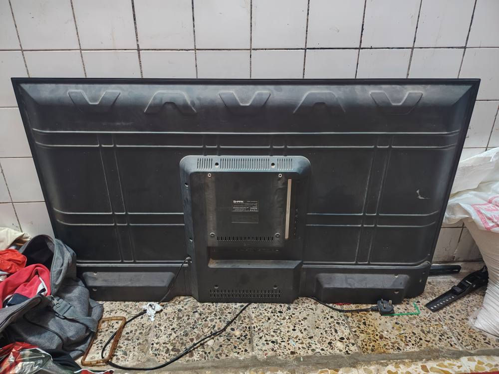 بلازمة سمارت حجم 55 الد فقط عطلان بيهة 250 الف + خوذة اصلية 75 الف + بلي وان جديد كامل ملحقات 40 الف الشراي يتصل ((***********)) عمارة, ميسان
