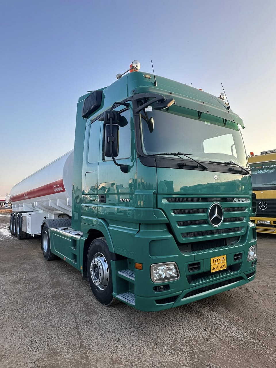 للبيع مارسيدس اكتروز تريله صهريج 
موديل 2006
حجم18/48
مواصفات ريتايدر  تبريد 
ثلاجه سبلت ضهر قماره 
طوناج جيبيس جديد كامل 
صهريج فصال غسان حداد


**إذا كنت صاحب هذا الإعلان وتريد حذفه لأي سبب، رجاءا أرسل رسالة إلى الدعم الفني**