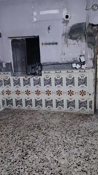 بيت حي السفيرمساحته 100مترقرب الصوره السيديم سكله قاسم الكناني السعر65...