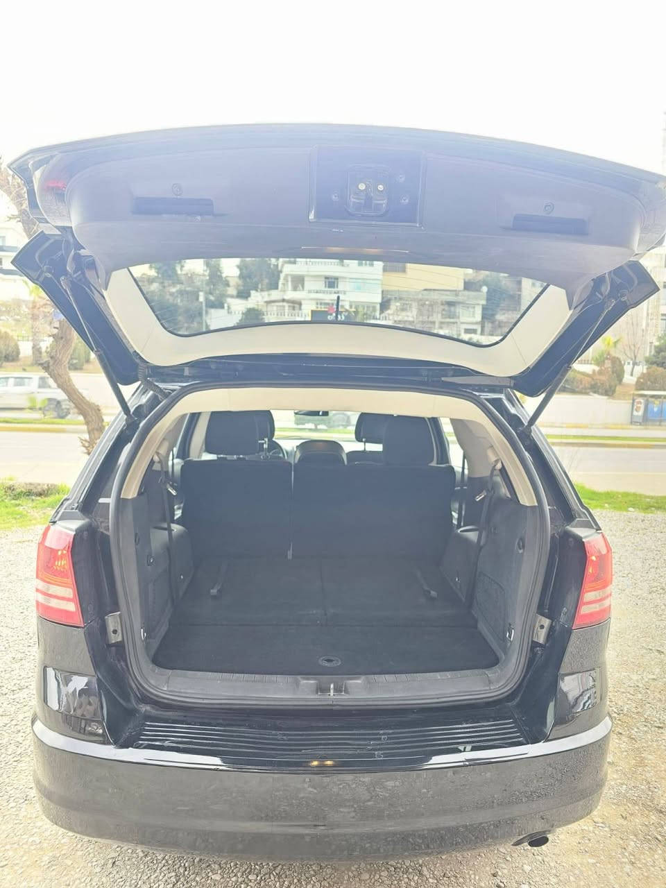 DODGE JOURNEY 2018
دوج جورني ٢٠١٨ 
لون اسود محرك ٤ سلندر ٢٤٠٠
سيارة رقم سليمانية سنوية هزة جديدة بأسمي لنهاية سنه ٢٠٣٠
تحكم ستيرن
بصمه أبواب + بصمة سندوق + بصمة تشغيل 
٧ راكب 
كاميرا خلفيه 
ماشيه( ٥٦) ميل فقط 
سياره كلش جديده ماشاءالله مابيها اي نقص
سيارة من داخل امريكا حتي هسه يمي 
لايتات ليد لايتات زينون اصلي شركة ماشاءالله 
تايرات جدد 
دهن محرك و هايدروليك تبديل جديد /
رقم شانصي موجود/
3C4PDCABXJT428022
حادثها شبر جاملغ خلفي ١ قطع بدون ضرر الدواخل بجم السيارة كبس بدون ايرباك / كير و محرك مكفول بشرط حتي دعاميات مابي صبغ....
سعر رايدين ١٤٦ ورقة مجال....
العنوان / سليمانية 
واتساب/
***********
