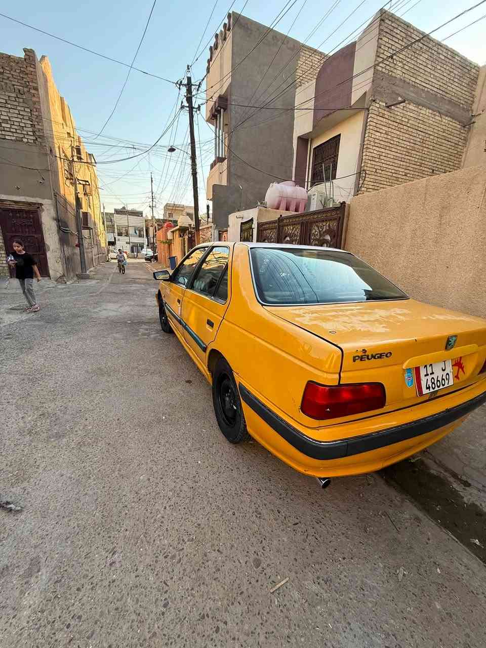 بيجو بارص ٢٠١٥
رقم بغداد دولي تحويل ثاني يوم
سنويه ل29
سياره حلوه جاهزه من كلشي كير مكينه مكفولات شرط تبريد منضومه كامله ثلج تخم تاير جديد دوشمه جديده كهربائياتها كلها شغاله 
كيج بانزين
كيج حماوه
كيج كيلومتر
نوزلات وفيت بم جديد
متصرف عليها شي 
مكاني بغداد البلديات رايدها ٣٧ وبيها مجال
***********

