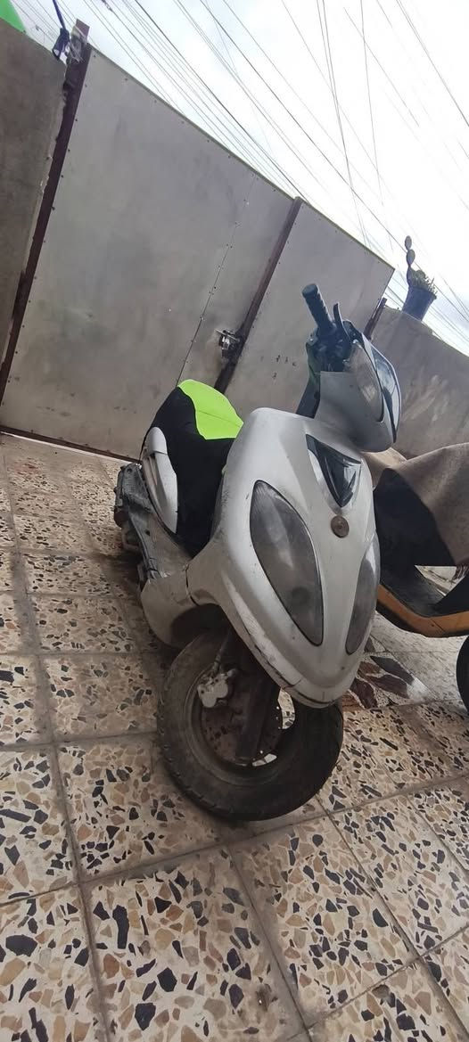 السلام عليكم درجه سيام متروك قبل مده 3اشهر 
اريد ابيع كومه حديد قيم شكد تعطي بيه اني ادخلك خاص إذ سعر مناسب هذا رقمي *********** واتس اب موجود
