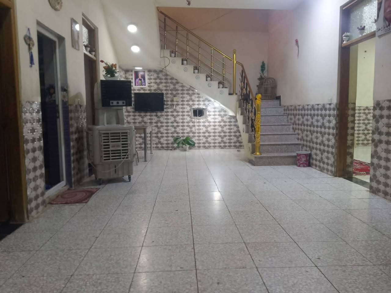 السلام عليكم دار للبيع مساحة 200 متر سكينة زراعي مقاطعة 9,2 بيت جاهز سعر 145 استفسار ***********
