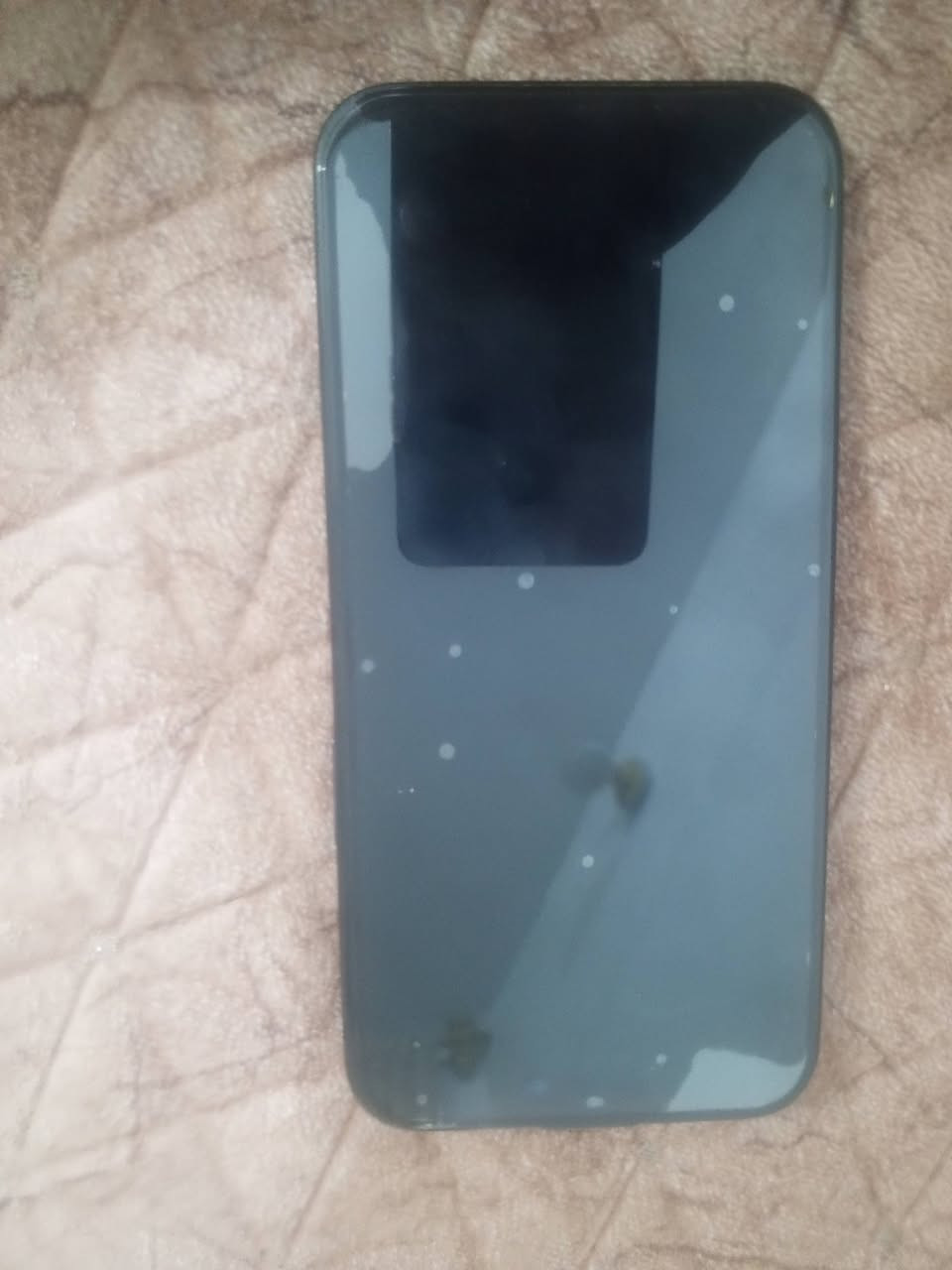 أيفون 15 برو  ماكس 
نضيف جداً مابي اي شي مثل ماموضح بالصورة 
السعر مليون ومية وبي مجال شي بسيط 
كارتونه وكيبل شحن كامل ملحقاته 
للستفسار الرقم : ***********
العنوان بغداد
