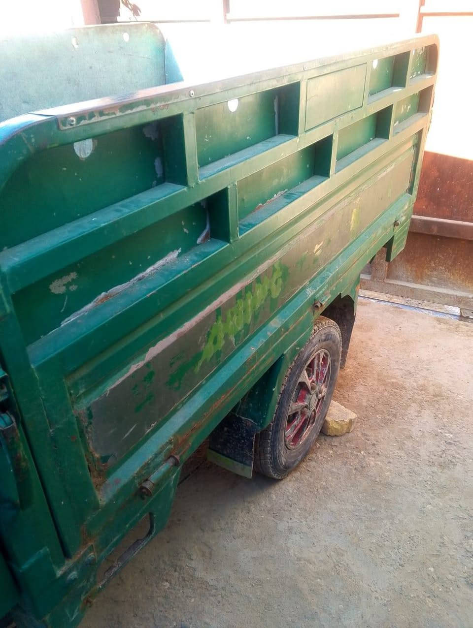 السلام عليكم ستوته للبيع جمره فحل موديل 2017 الستوته اوراق الستوته شغاله العنوان البصره المدينه خميسه السعر  مليون 350
رقم التلفون ***********
