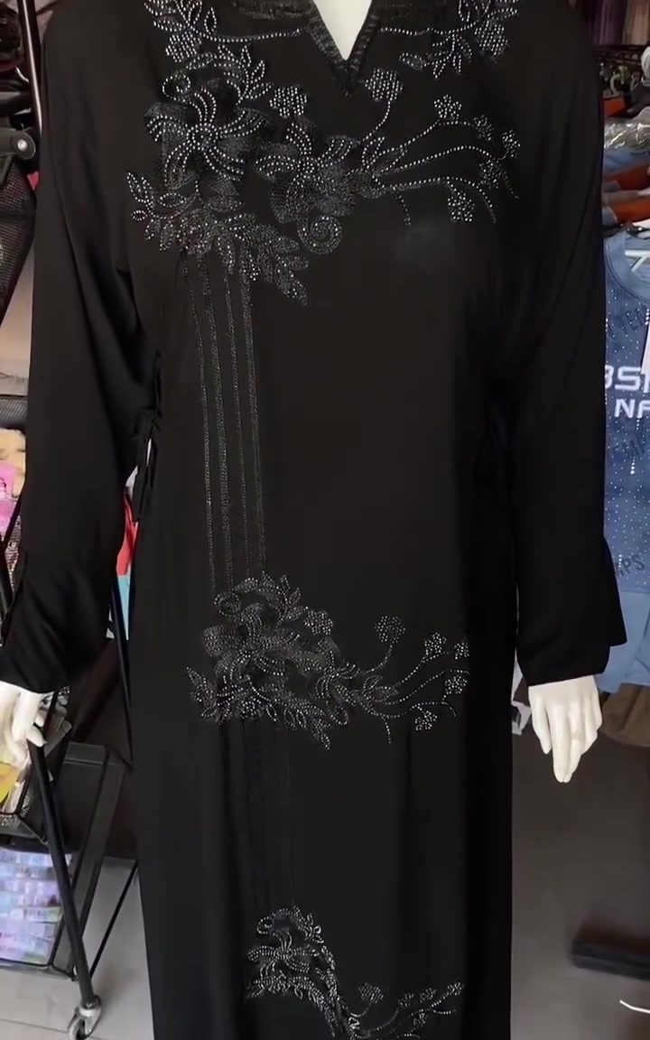 🖤 فخامة الأسود وأناقة التطريز 🖤
جديدنا اليوم.. دشداشة  نسائية ناعمة وبقمة الأناقة، مريحة جداً باللبس وبتفاصيل تطريز فصوص تلمع وتزيدج جمال. ✨
القياسات المتوفرة: من 2XL إلى 5XL (قياسات خاصة ومريحة)
السعر: 15 ألف دينار فقط! 🛍️
🚗توجد خدمة توصيل.

📍مجمع الريان .. طريق سنجار / عنانه .. قريب على ملعب سنجار.🏟️

#مجمع_الريان_سنجار
#اكسبلور
#explore
#العراق
#fashion


**إذا كنت صاحب هذا الإعلان وتريد حذفه لأي سبب، رجاءا أرسل رسالة إلى الدعم الفني**