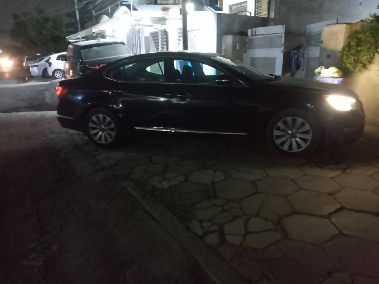 كاندزا موديل ١١ خليجي لون اسود سياره حلوه تخم تاير جديد كلشي حلو بيا تجي وتشوف بيا شخوط من بيابن وضربه بل بنيد خفيفه وباقيات سياره كله تمام حلوه ل 
سعر سياره ٧٥ وبيا مجال ل جاي


**إذا كنت صاحب هذا الإعلان وتريد حذفه لأي سبب، رجاءا أرسل رسالة إلى الدعم الفني**