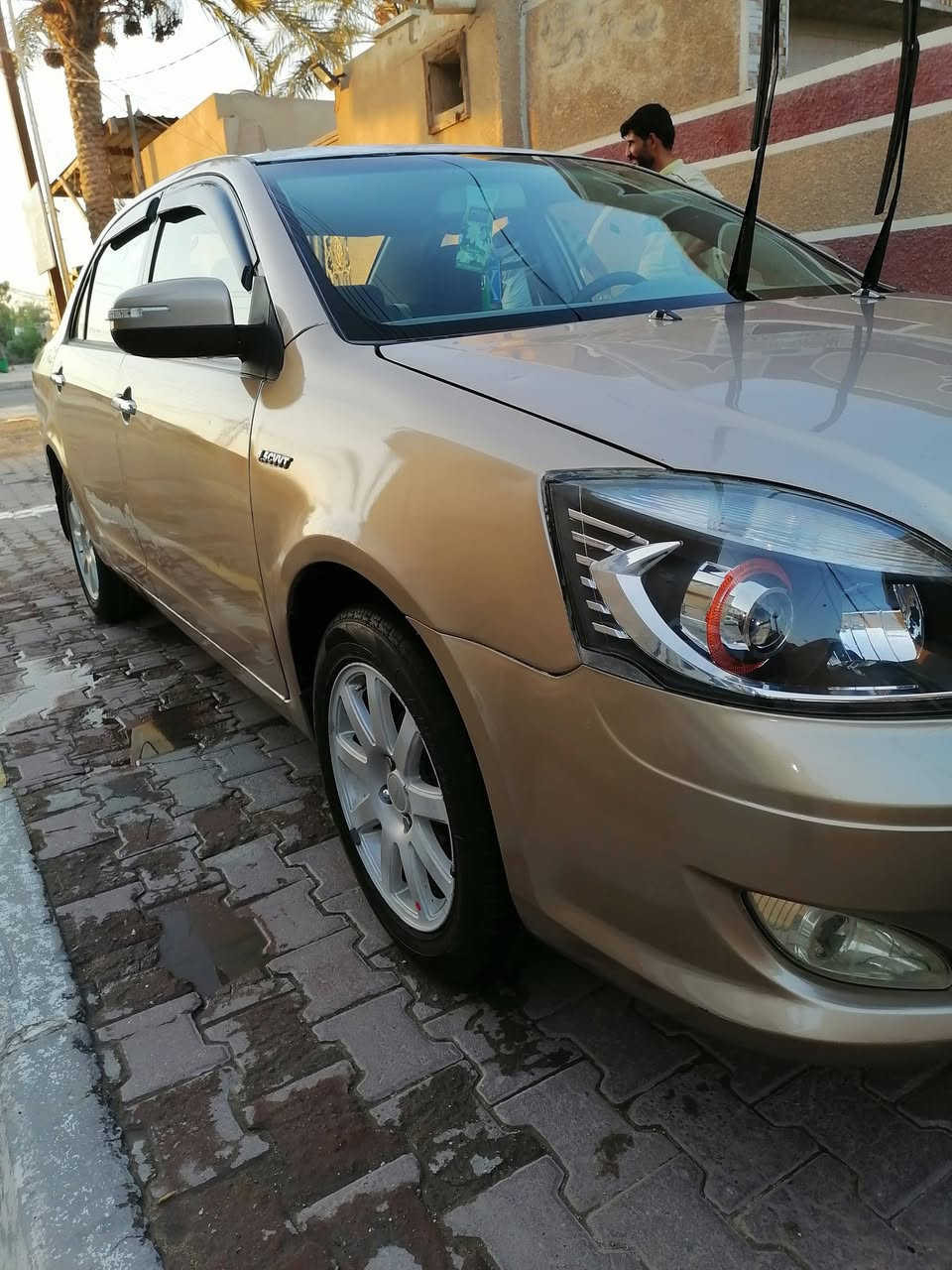 سلام عليكم جيلي موبل 2013 بيه جاملغ مبدل وتلكيط خياسات بيه مكانات صبغ *********** سياره بسمي مكاني كربلاء
