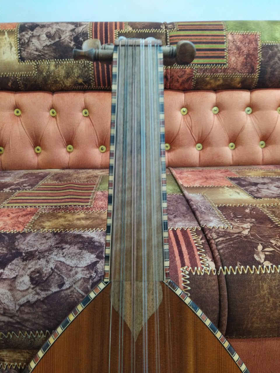 السلام عليكم شباب
عود زرياب سوري للبيع التفاصيل كاملة بالصور 
السعر 110 مع حقيبة هدية 
اخوان سعر الزرياب معروف 150بدون جنطة لان يرادله وكت عارضه للبيع مع العلم صوته جميل رخم 
بغداد العامرية ***********
