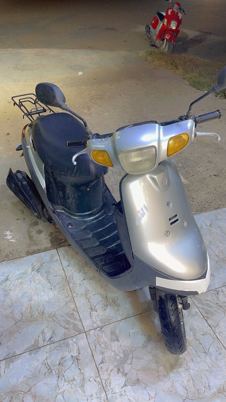 سلام عليكم دراجه بطه البيع نضيفه شغاله سلف هندر شلعه ومعدل مكان بغداد حي العامل سعر 250وبيهة مجال رقم ***********
