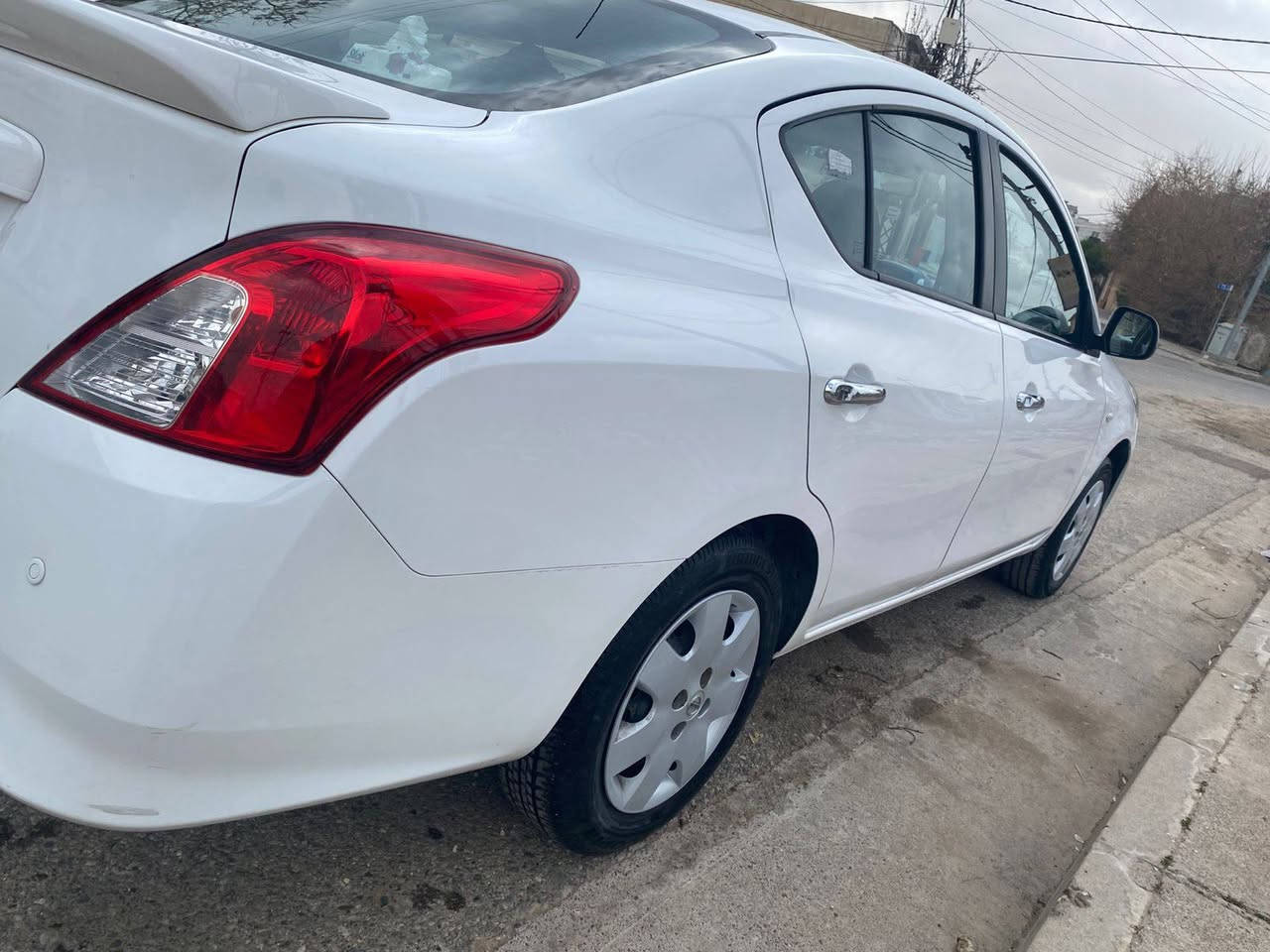 السلام عليكم
لبيع نيسان صني 2023 هندي 
مكفول بي شخط بسيط بجنطه فقط 
سياره ماشيه 56 الف كم 
عنوان اربيل ايسكان 
السعر 122 ممال بسيط 
*********** كورك واتساب
