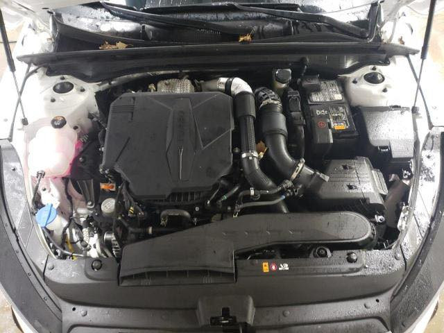 السلام عليكم k5جيتي لاين موديل 2023فول مواصفات وارد امريكا حادثها موضح بصور بدون ايرباك وبدون دواخل ***********
