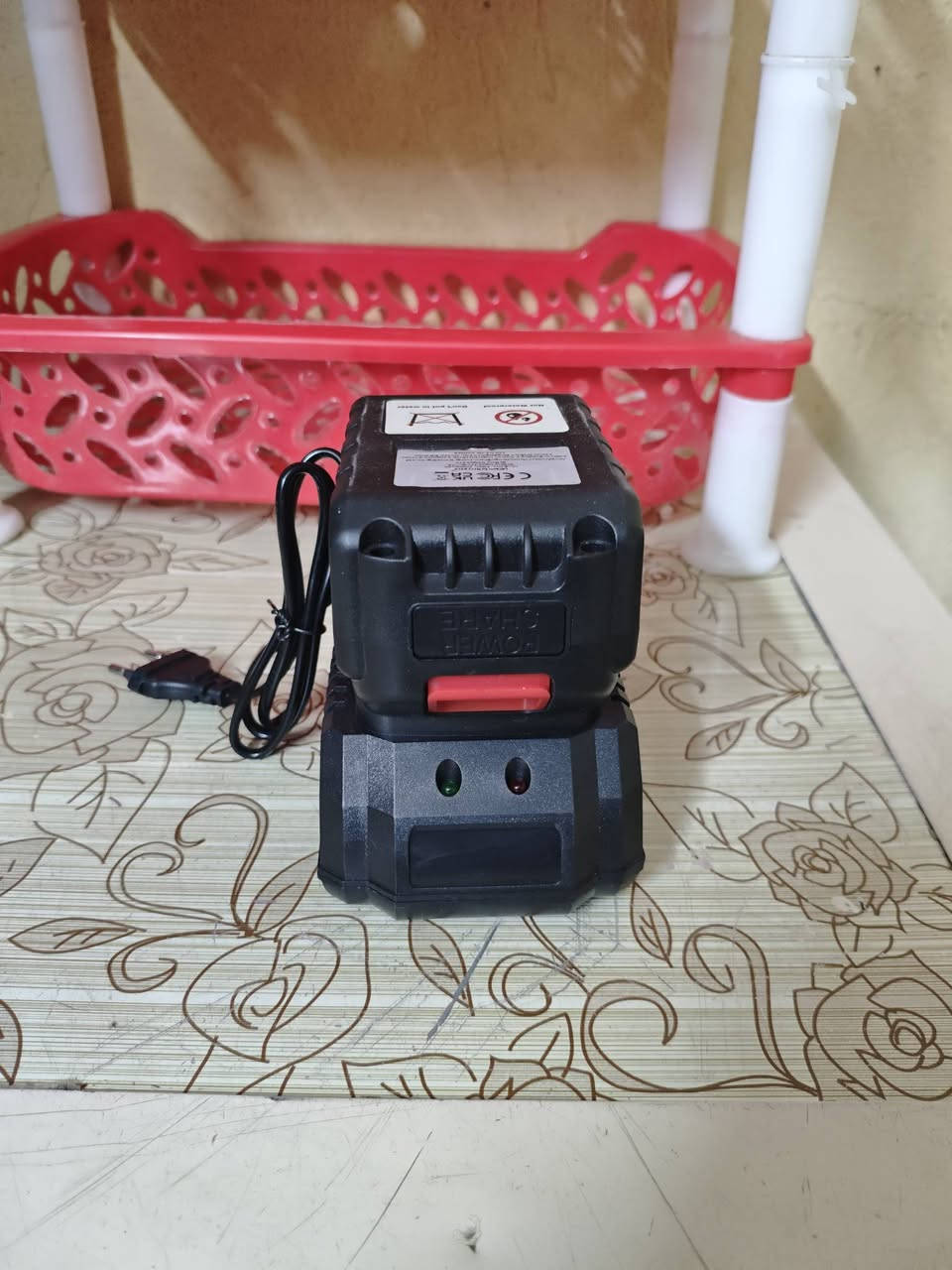 شاحنه وبطاريه جدد السعر 50
‪0771 906 1908‬‏
