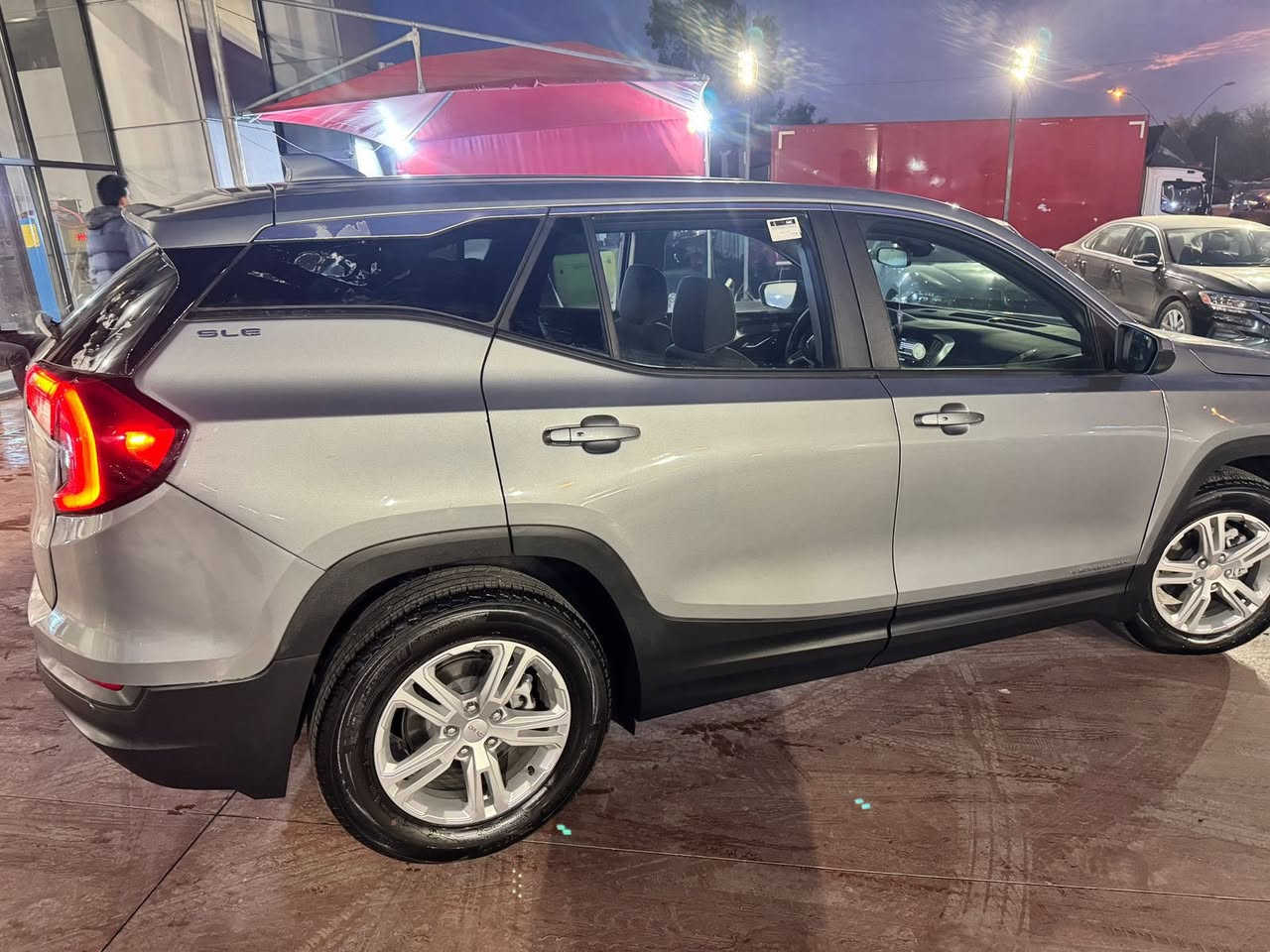 السلام عليكم جمسي تيران موديل 2024
مواصفات sle معروفة

حادث قبق جنطة مصلح بدبي
بدون ايرباك

ماشيه 40 الف
تخم اطارات جدد مابيهة نقص

حرة رقم أربيل باسمي

باقي التفاصيل اتصال ***********
