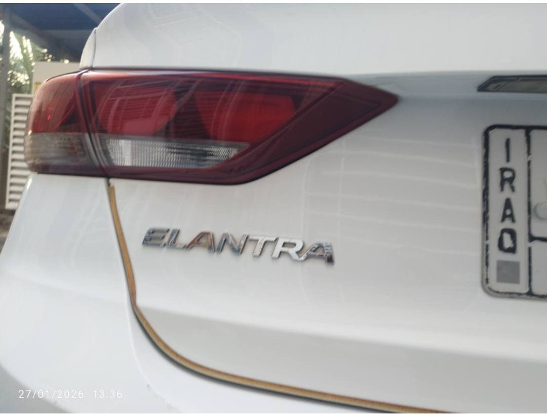 السلام عليكم
النترا موديل 2016 خليجي شكل 17
فول مواصفات عدا البصمة 1/1
مكفولة من الصبغ والتبديل
بيها 3قطع بارد
مكينة 2000 دوش 
فتحه سقف 
اشاير بالمري.  مري شفط 
تحكم استيرن
شاشه وكامرة
لد امامي 
حساسات خلفية
ماشية 96الف كم رقم بغداد بأسمي 
مكاني بغداد حي القاهرة
رقمي ***********
