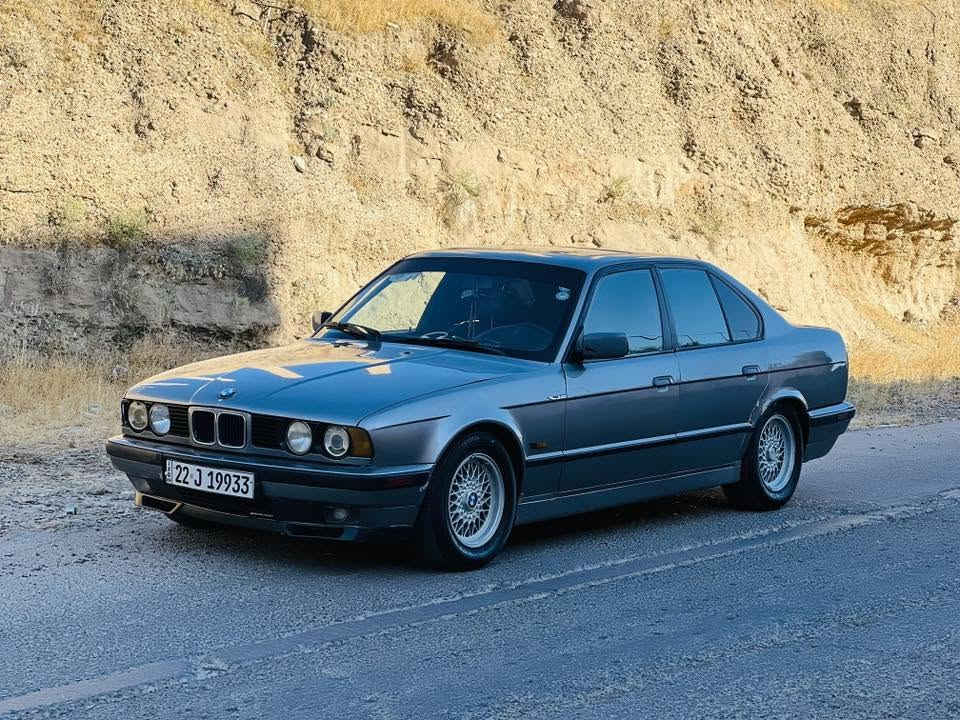 بي ام 525 BMW 1991 للبيع
موديل 1991 
كير ومحرك شرط 
#محرك محور صقر 28 
تبريد وتدفئه شرط تبريد ثلج 
السياره ما ناقصهاا شي بس تركب 
#سعرر_60 وبيهاا مجال وكلشي موجود بلـ سوك 
عنوان صلاح الدين تكريت 
***********  اتصال +واتساب
