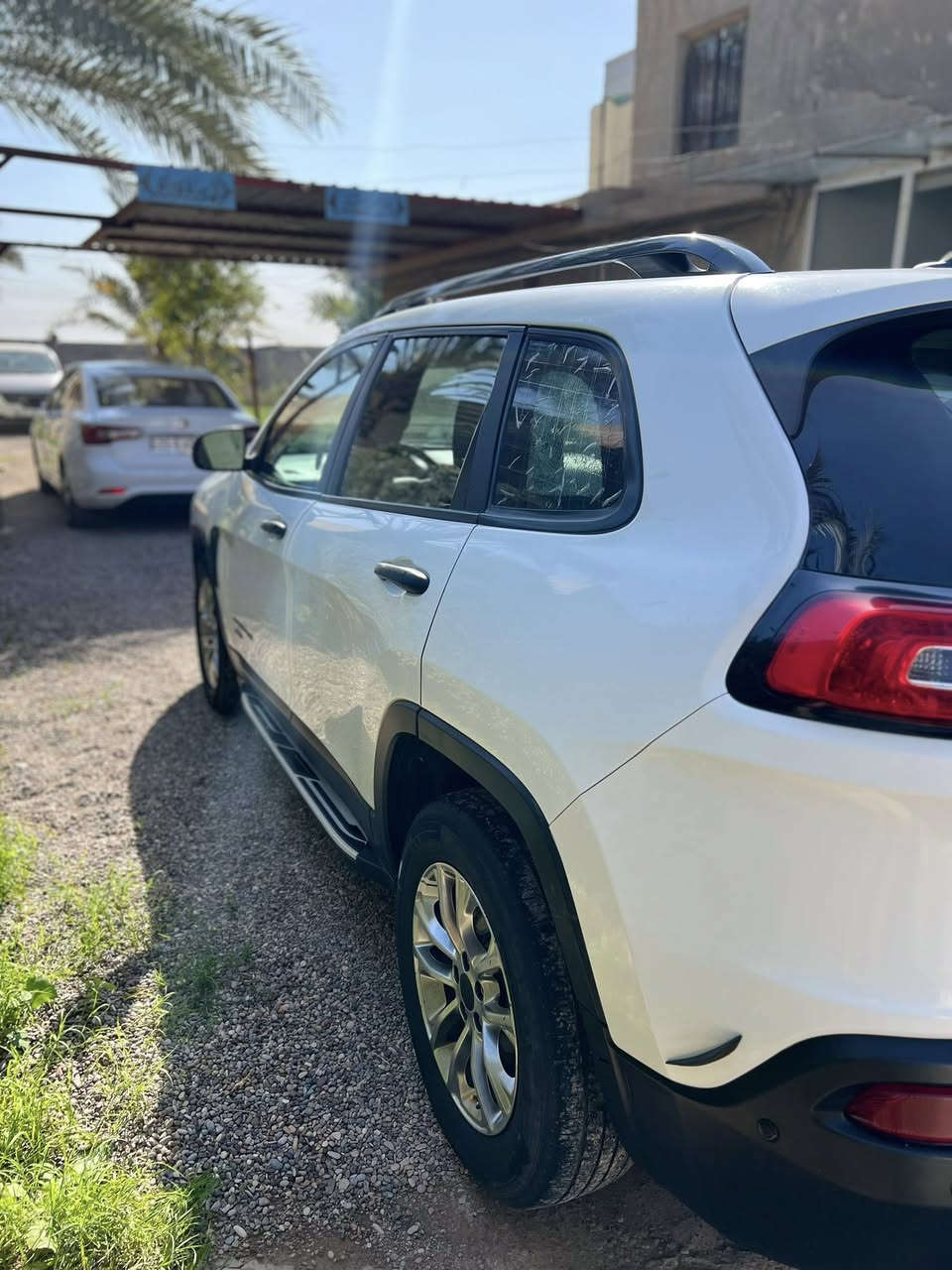 سلام عليكم
جيب بزون 2017 
مكان ديالى المقدادية
ضرر جامرولغ خلفي و باب صندوق صبغ يچم كبس
بيهة دعجة خفيفة بجامرولغ السايق ما مبينة 
رقم بصرة بأسمي مشروع وطني تحويل بأي مكان ثاني يوم 
گير محرك تبريد كفالة دهن اصلي 
منظومة زينون شمسي
ادامة كاملة لمنضومة الاحتراق و فيت بم كاربيد 
سعر 115 و بيهة مجال 
ملاحظة / دبلات امامية تعبانة و اذن مكينة و اذن گير 
***********
