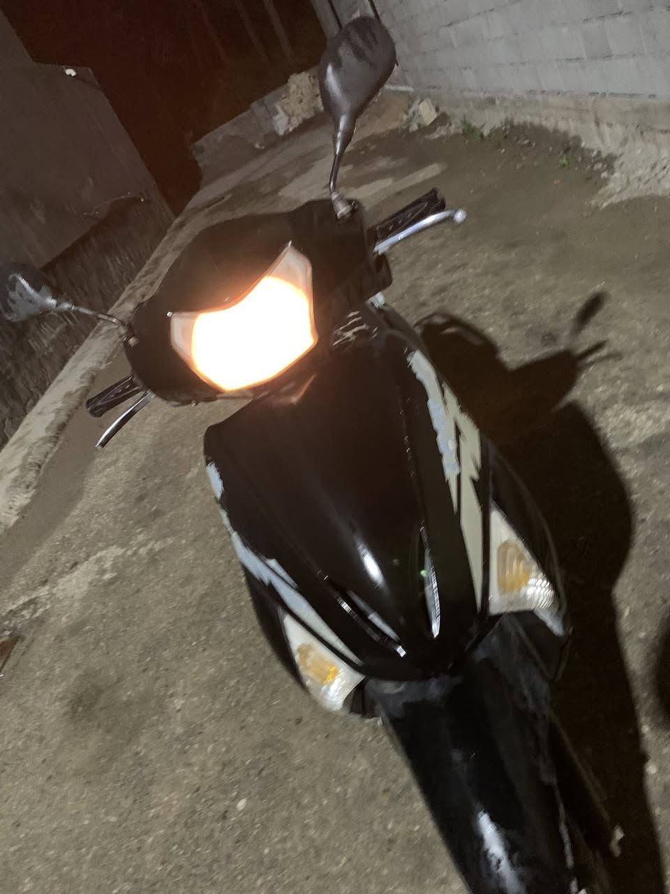 السلام
دراجه للبيع ليدي حديث دراجه كامله و شغاله 
الدراجه حلوه مكانيّ بعقوبة خاص موجود رقم ‭

‭٠٧٨٦ ٥٧٣ ٧٥٠٦‬
